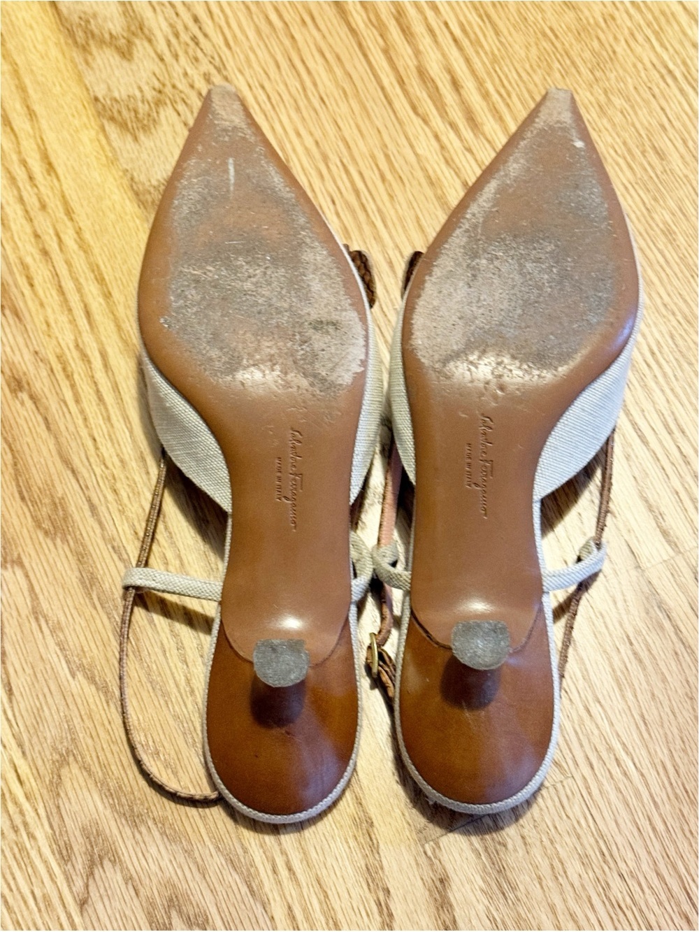 Salvatore Ferragamo Gancini Canvas & Python Slingback Pumps Made in Italy 9.5 - Picture 7 of 9